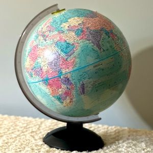 🌎World Globe 12” with 7” base Globemaster Made in the USA
